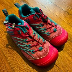 Girls keen shoes